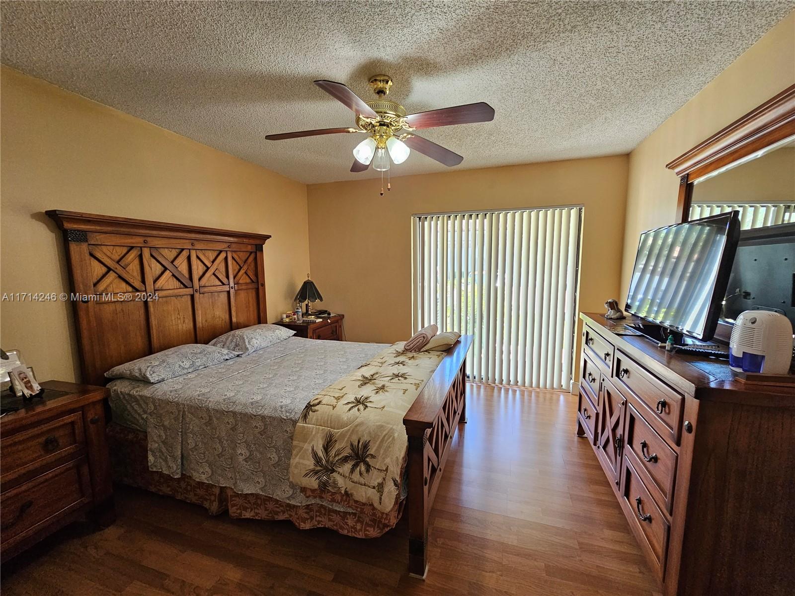 HOLLYWOOD PARC CONDOMINIU - Residential Lease