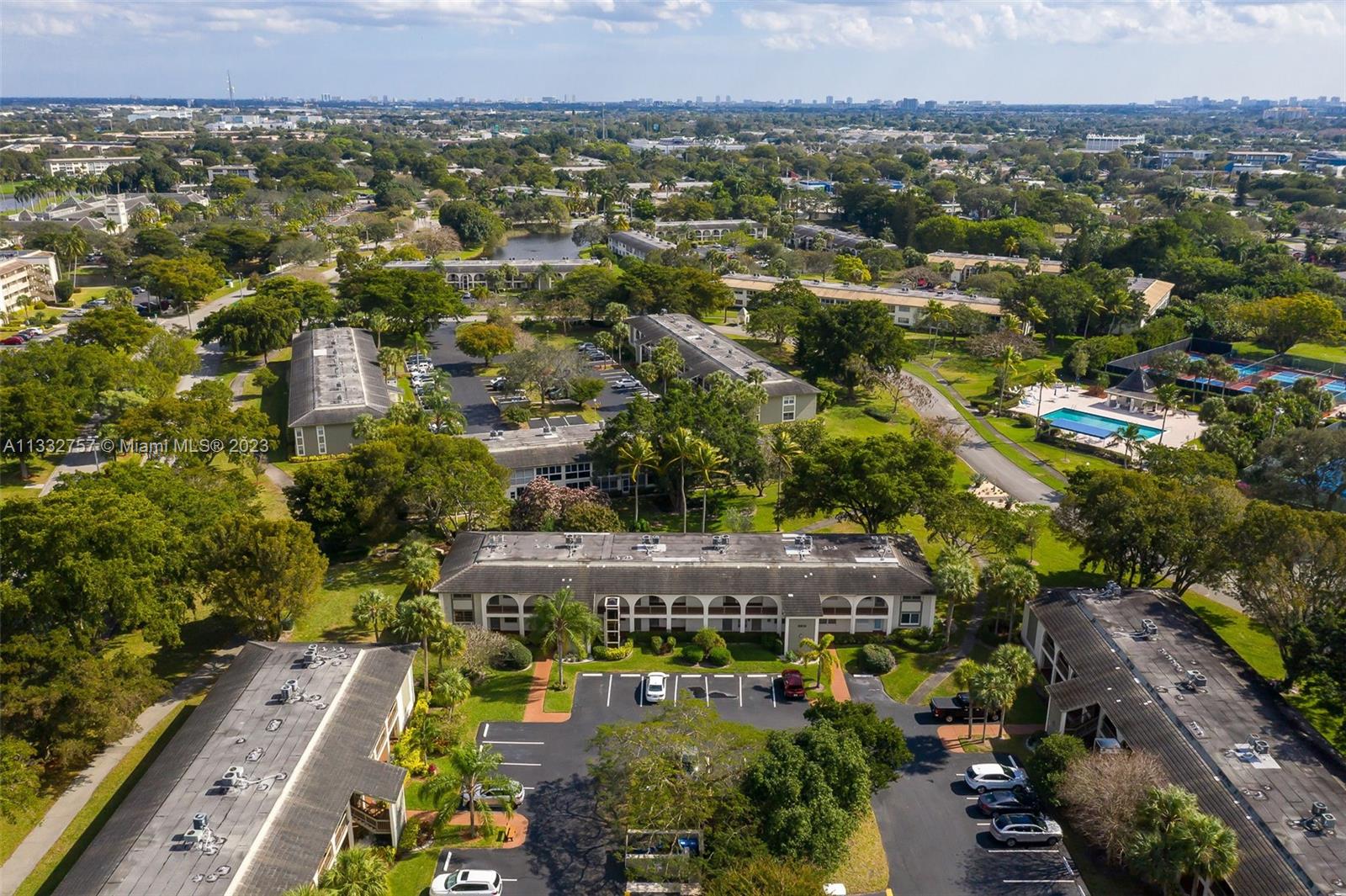 NASSAU VILLAGE WYNMOOR CO - Residential