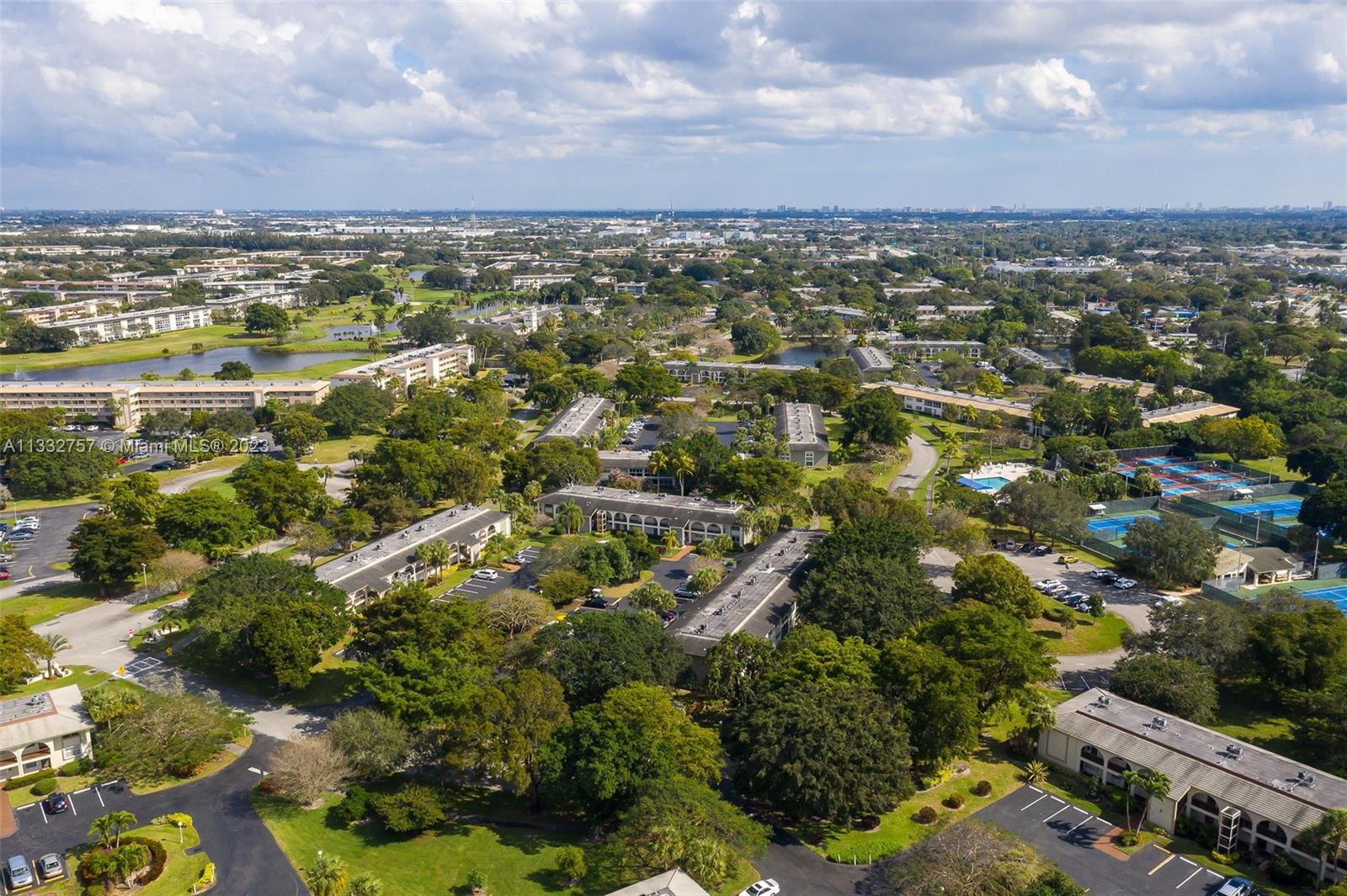 NASSAU VILLAGE WYNMOOR CO - Residential