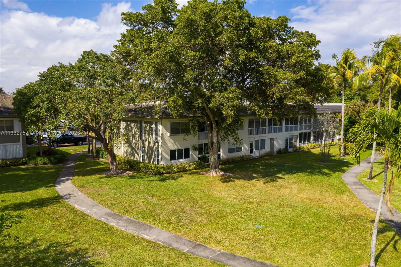 NASSAU VILLAGE WYNMOOR CO - Residential