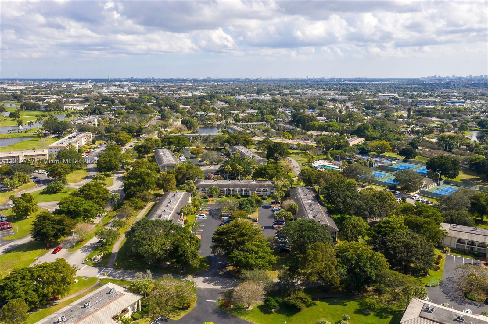 NASSAU VILLAGE WYNMOOR CO - Residential