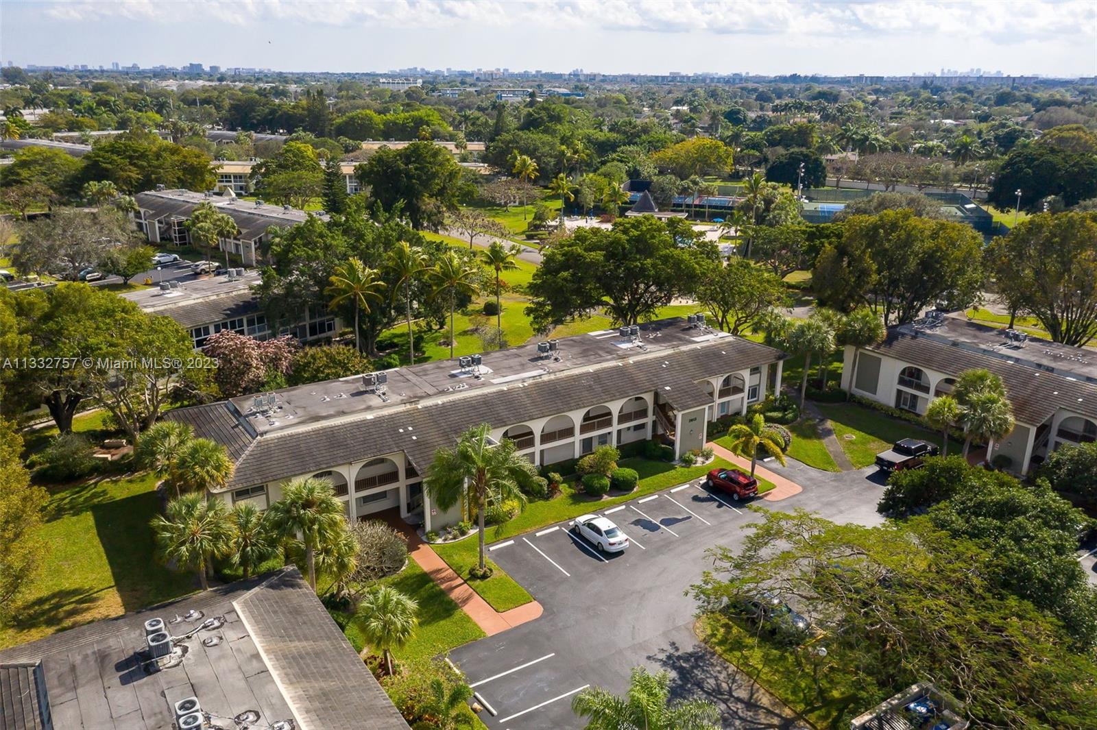 NASSAU VILLAGE WYNMOOR CO - Residential