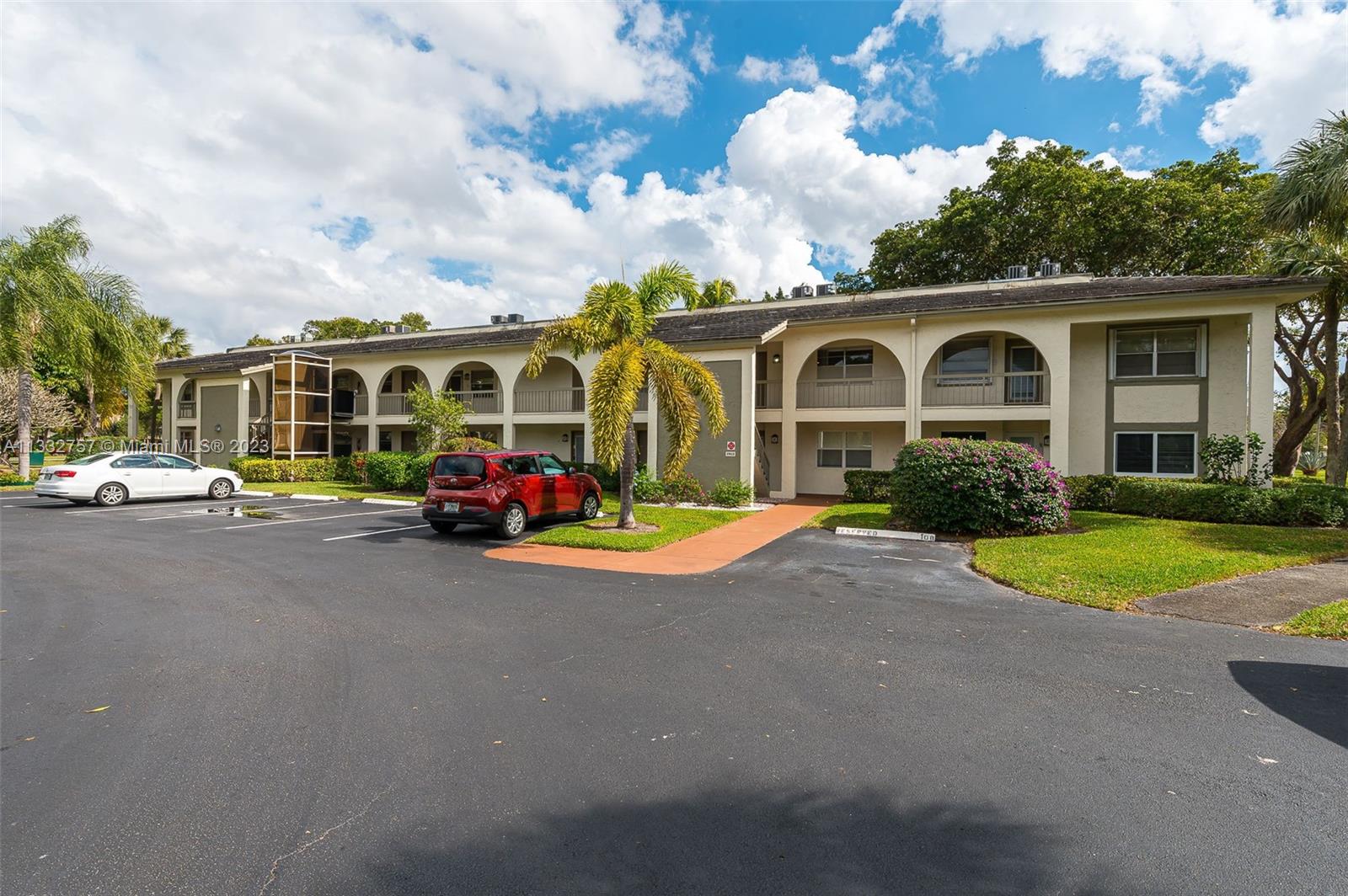 NASSAU VILLAGE WYNMOOR CO - Residential