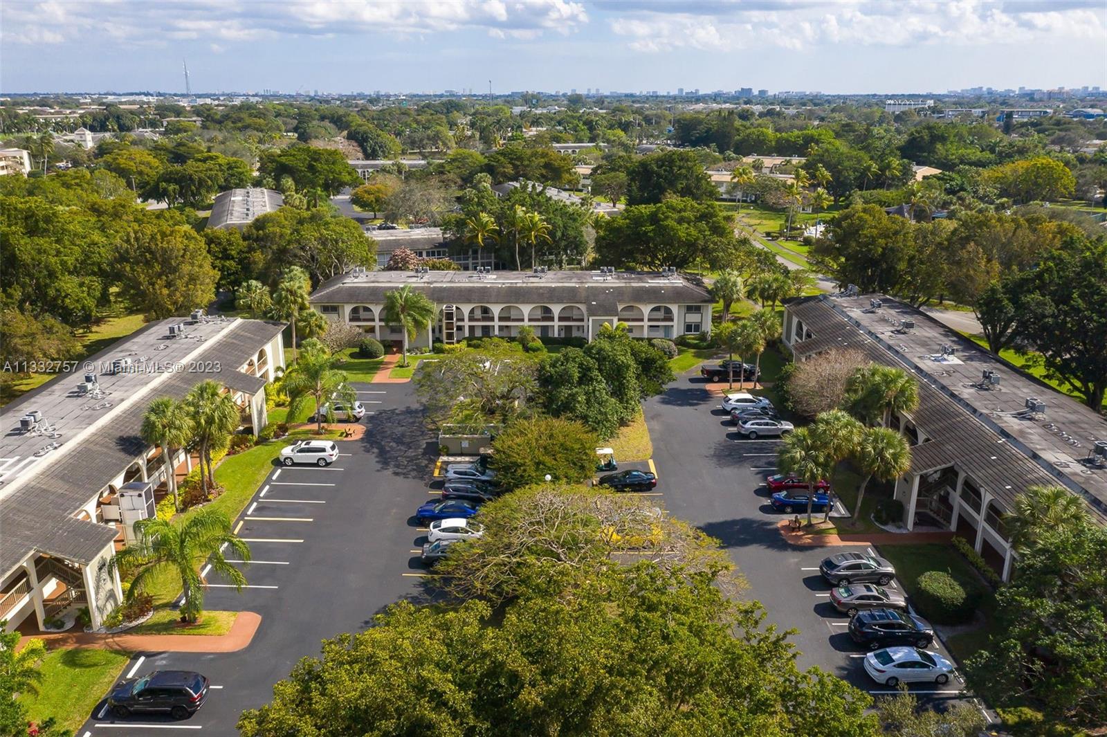 NASSAU VILLAGE WYNMOOR CO - Residential