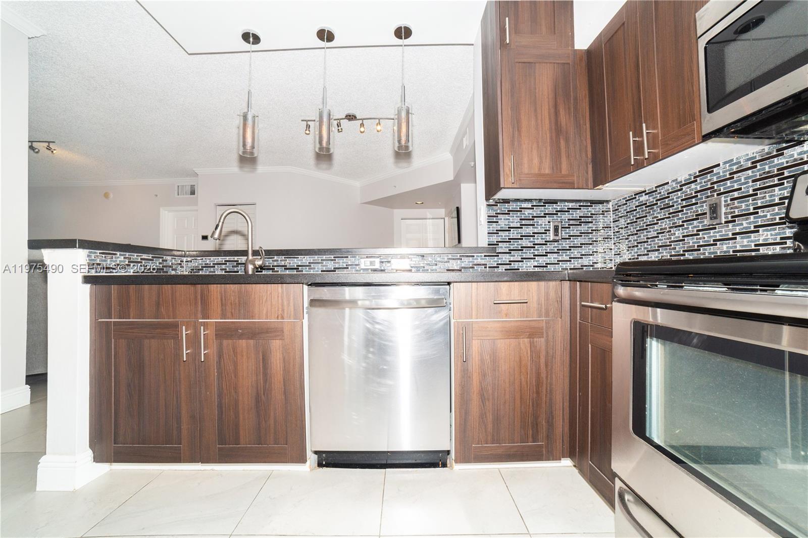 PORTO BELLAGIO CONDO - Residential