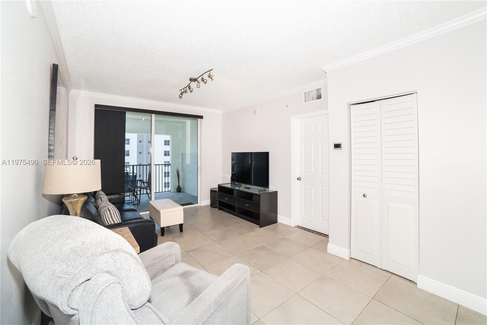 PORTO BELLAGIO CONDO - Residential
