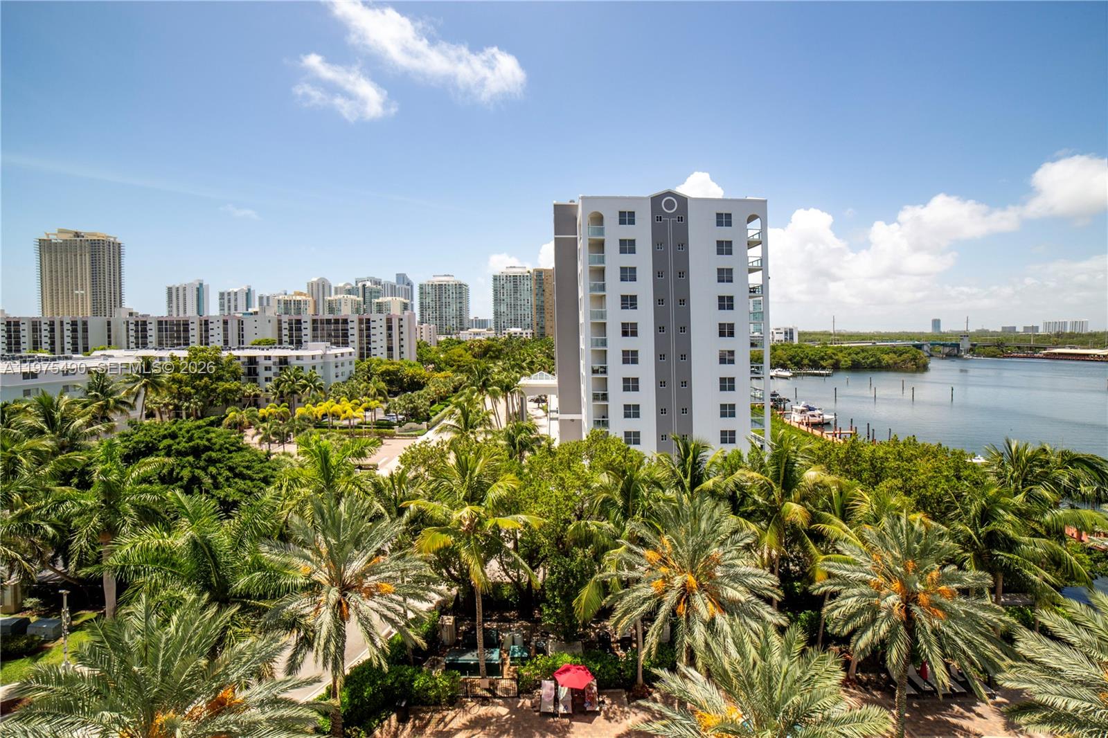 PORTO BELLAGIO CONDO - Residential