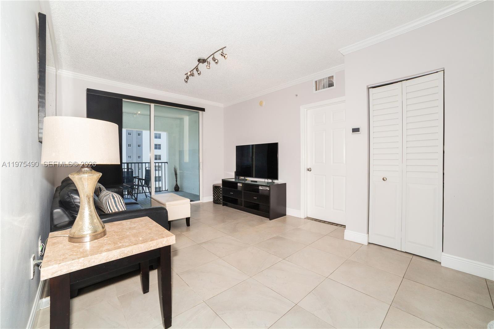 PORTO BELLAGIO CONDO - Residential