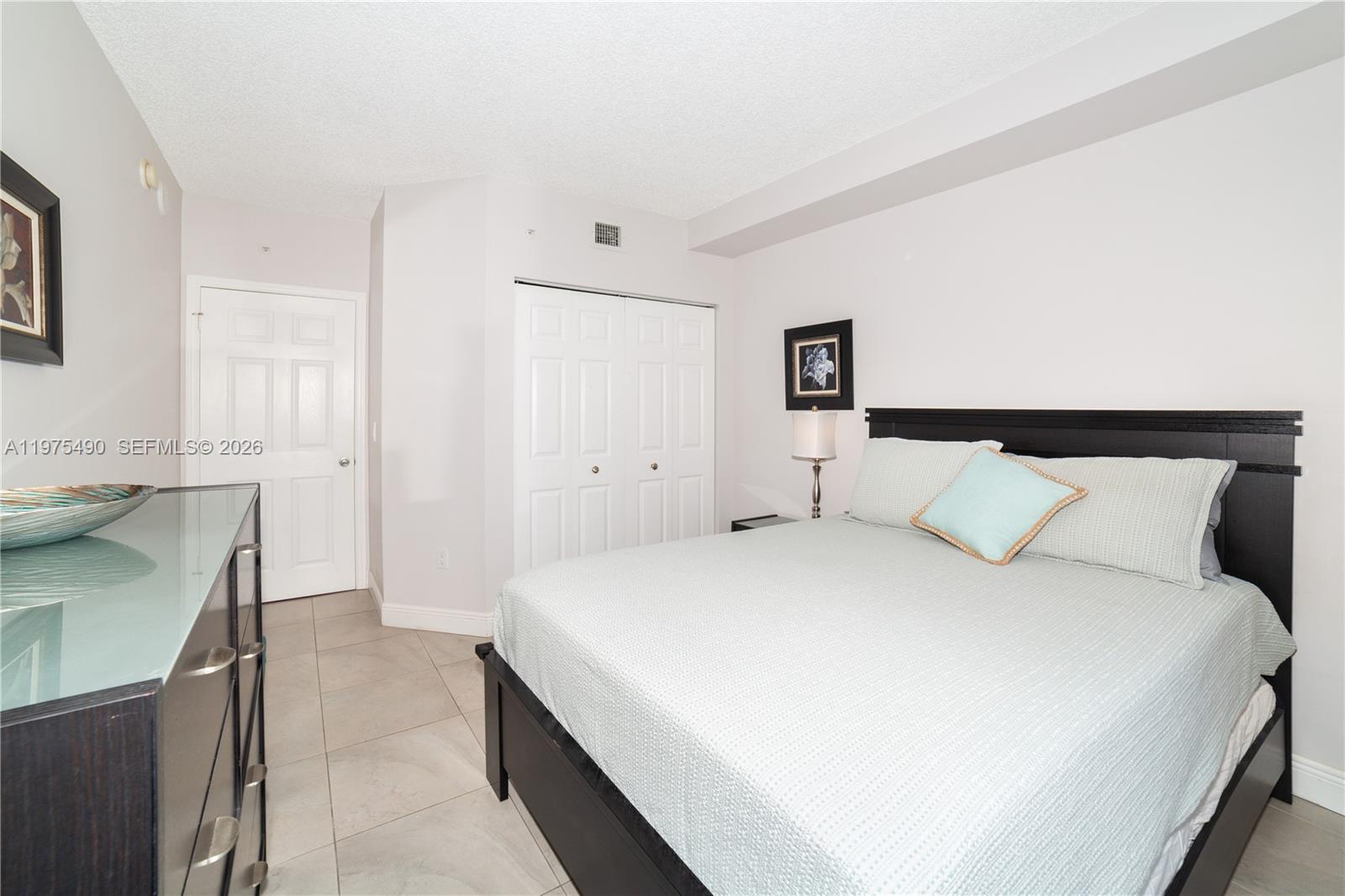 PORTO BELLAGIO CONDO - Residential