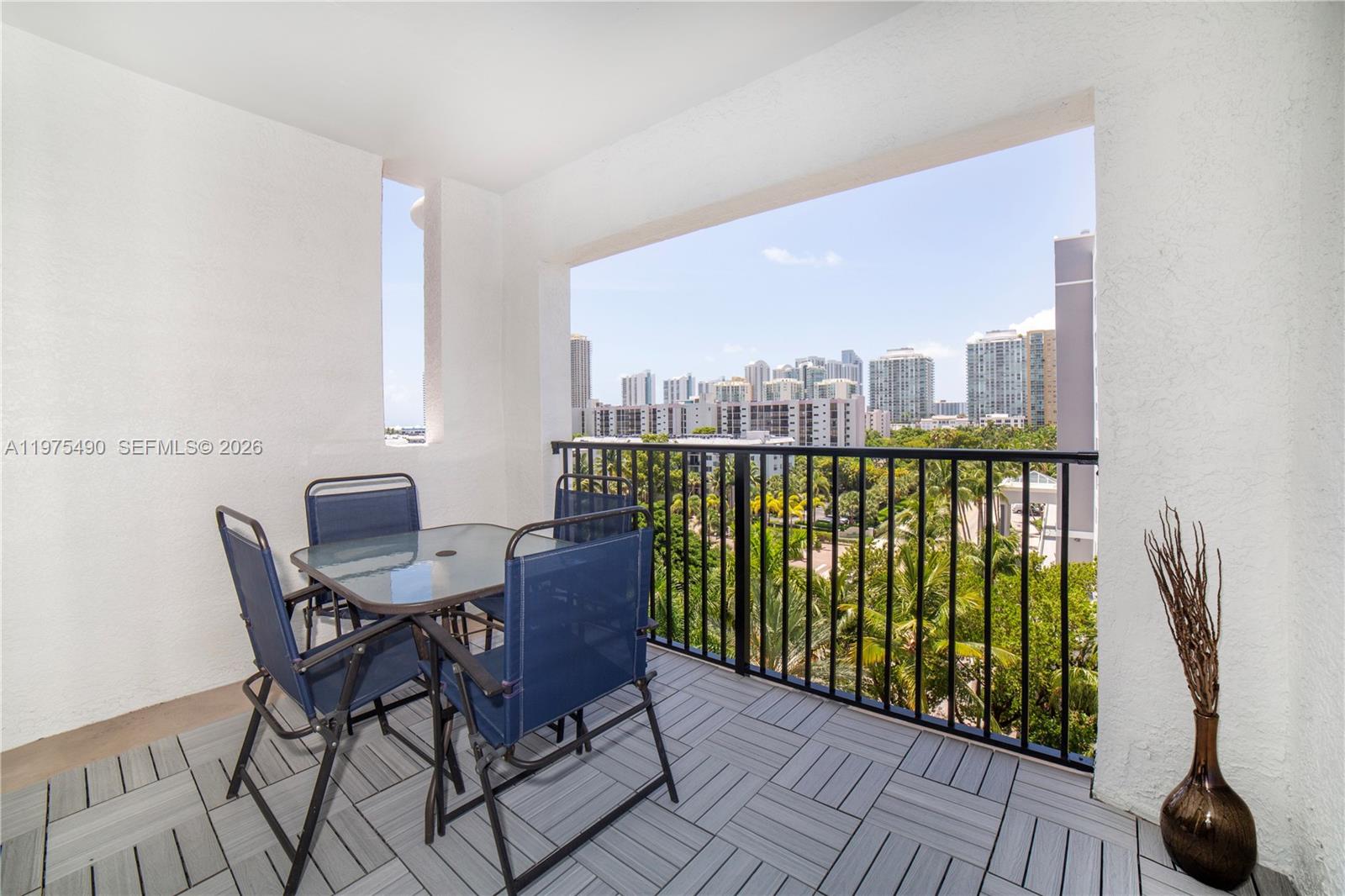 PORTO BELLAGIO CONDO - Residential