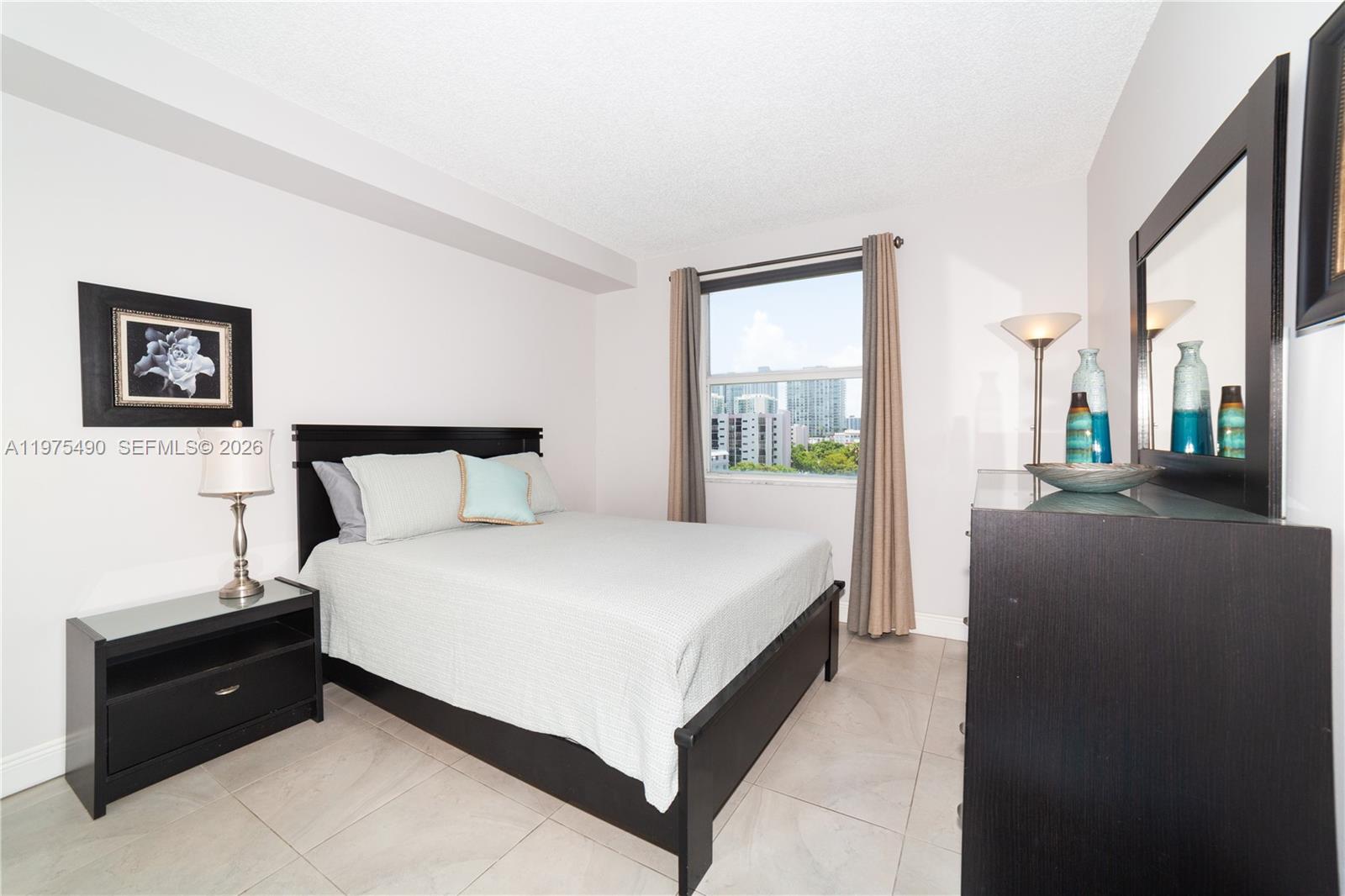 PORTO BELLAGIO CONDO - Residential