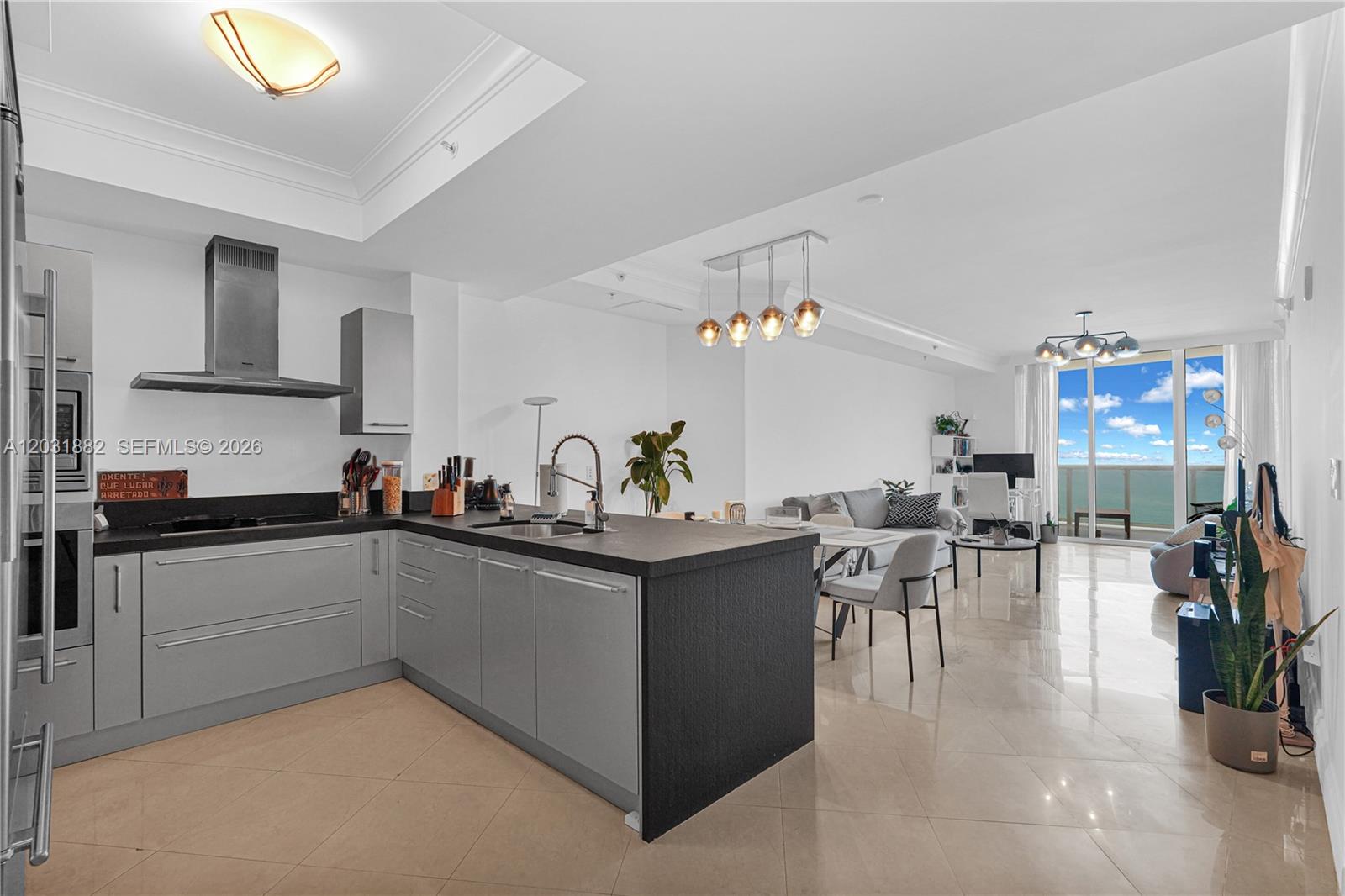 TRUMP ROYALE CONDO - Residential