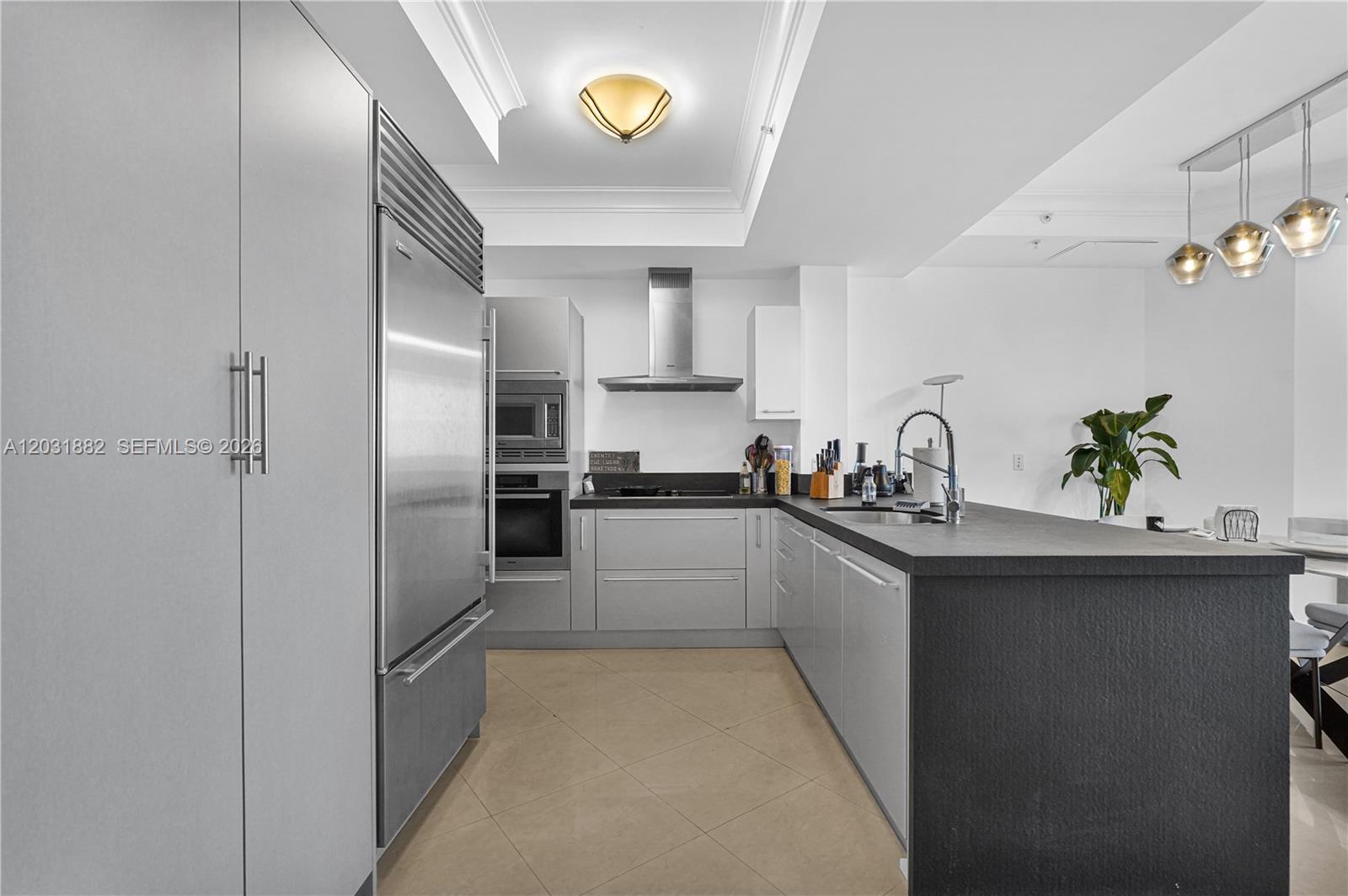 TRUMP ROYALE CONDO - Residential