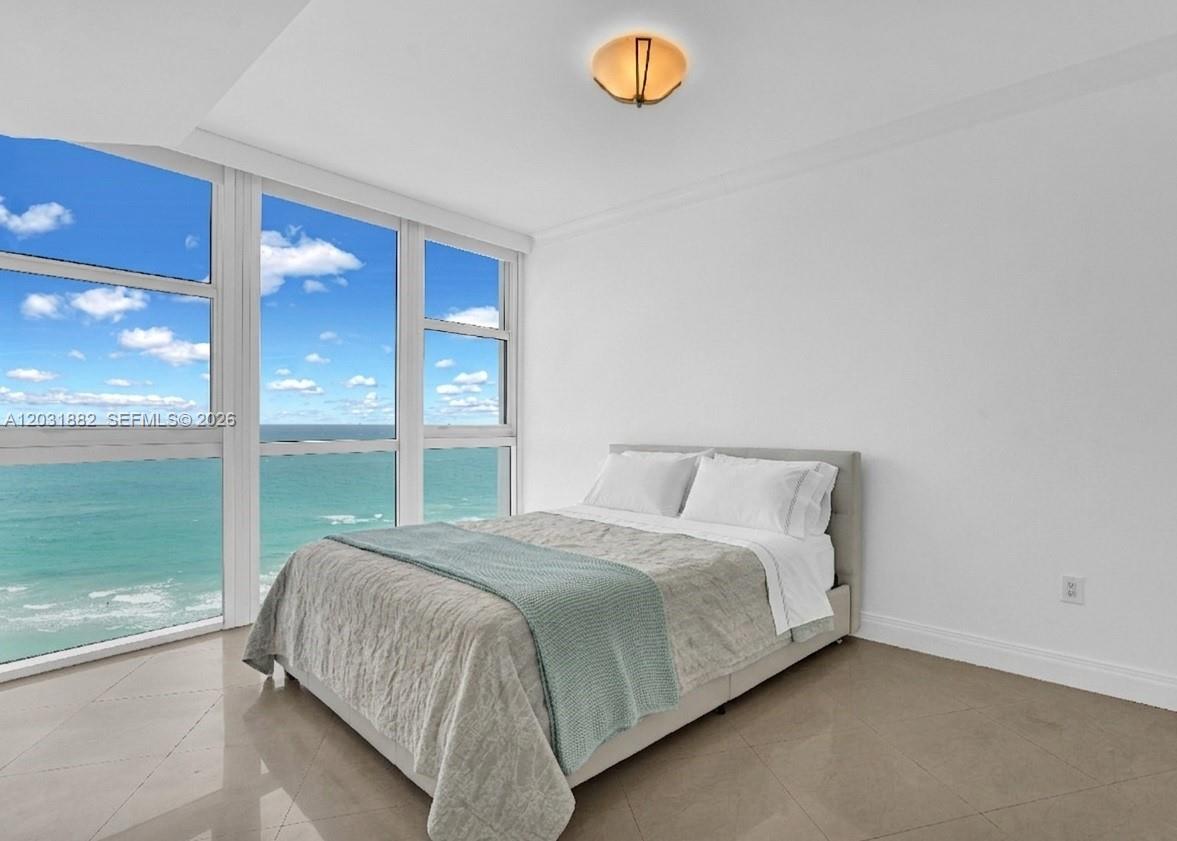 TRUMP ROYALE CONDO - Residential
