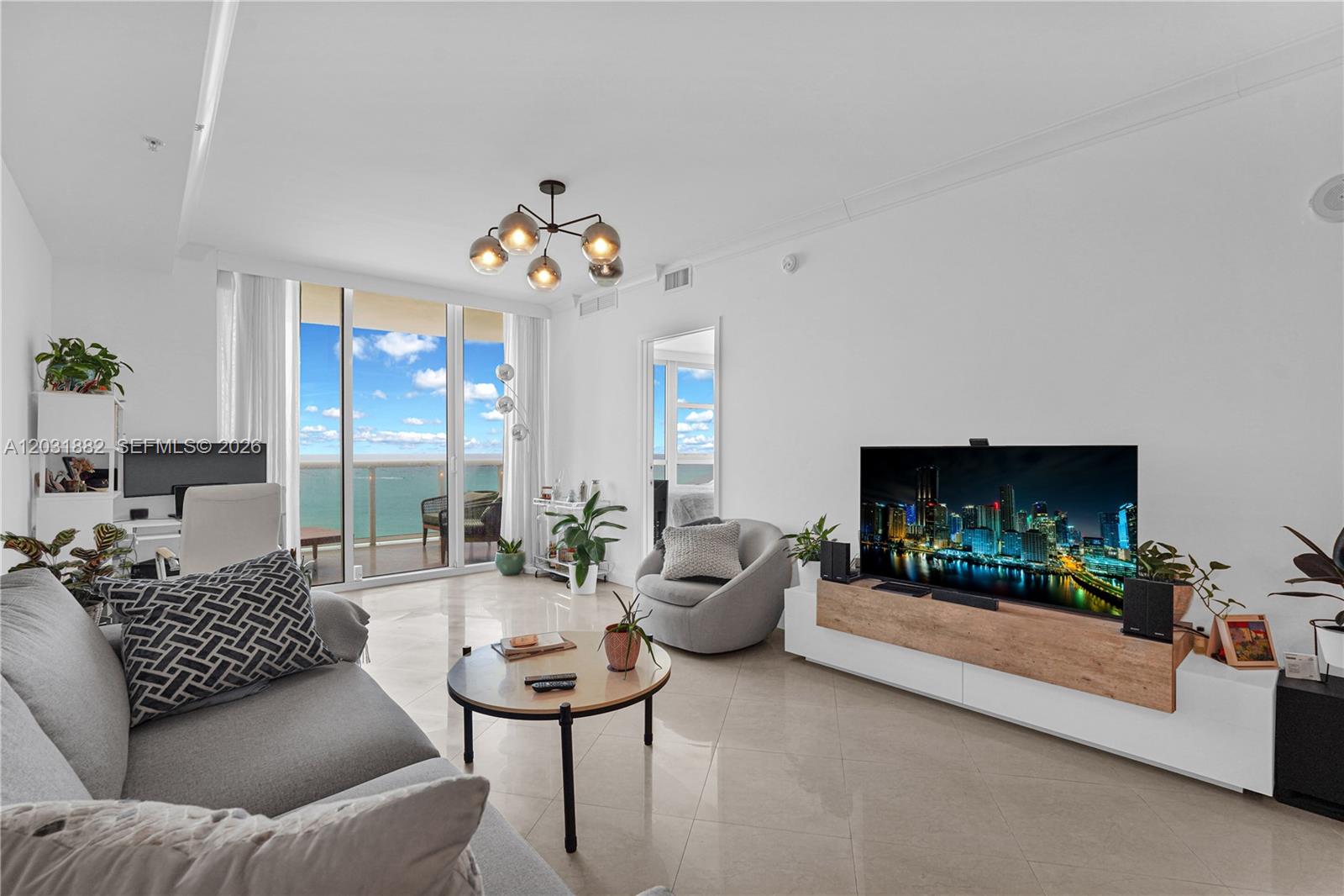 TRUMP ROYALE CONDO - Residential