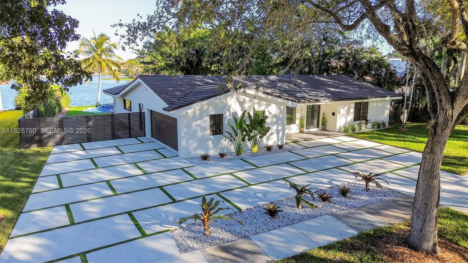 MIAMI LAKES - LOCH LOMOND - Residential