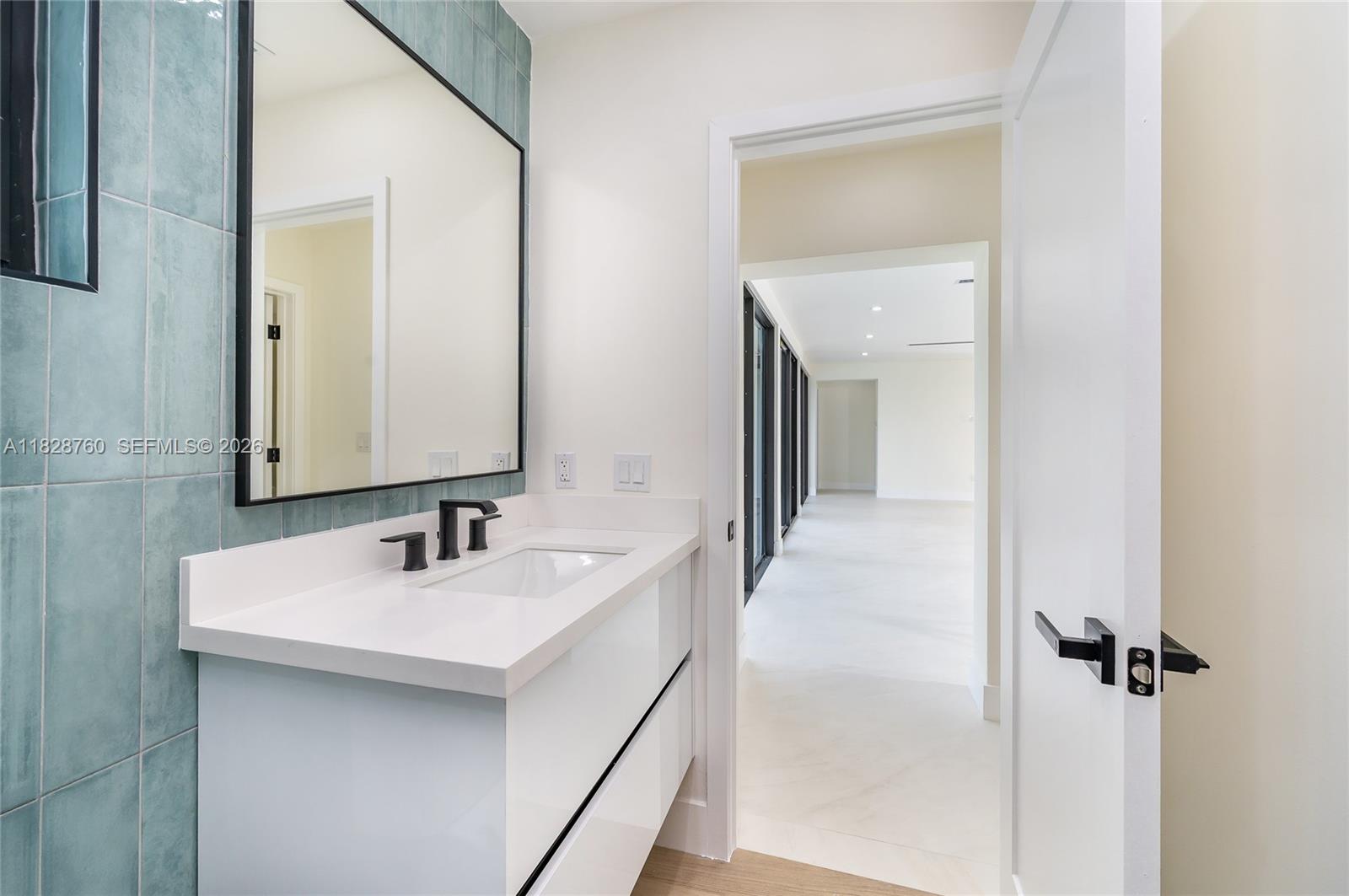 MIAMI LAKES - LOCH LOMOND - Residential