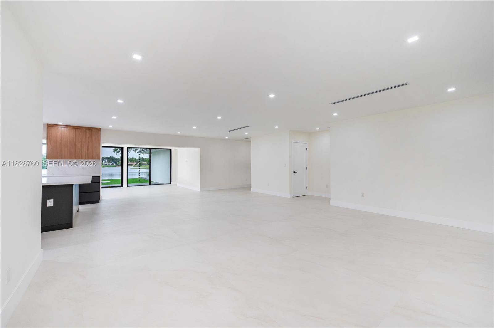 MIAMI LAKES - LOCH LOMOND - Residential