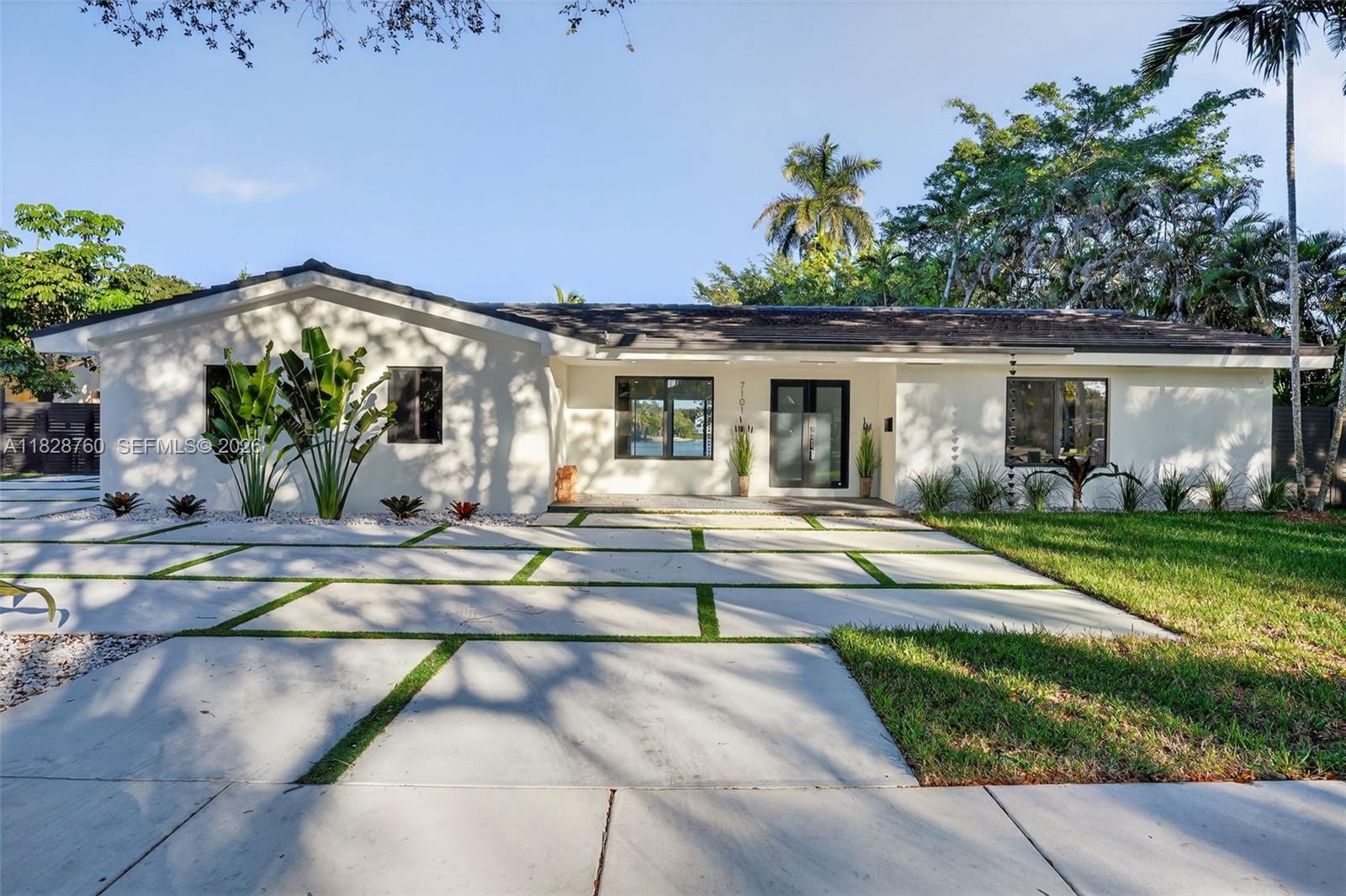 MIAMI LAKES - LOCH LOMOND - Residential