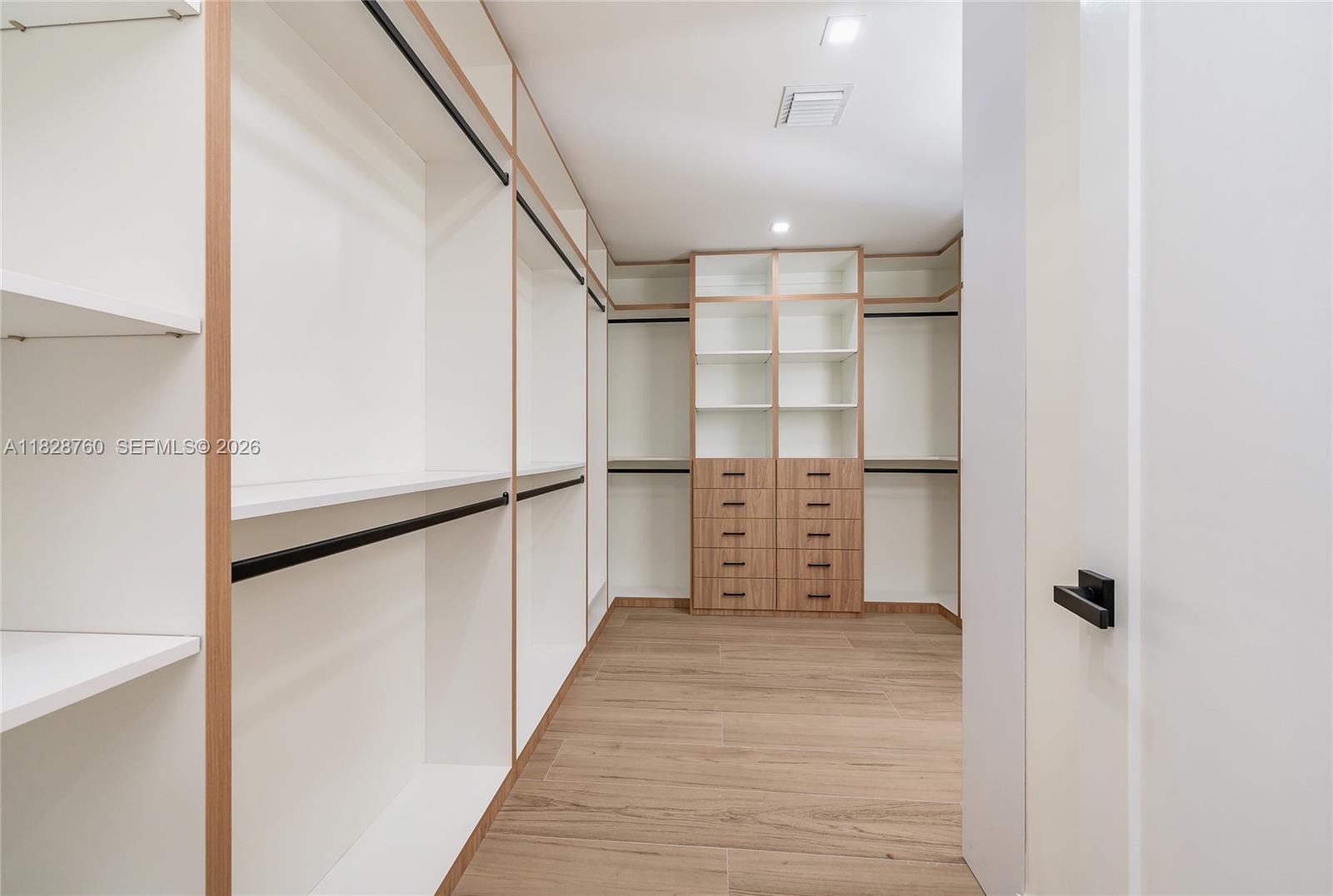 MIAMI LAKES - LOCH LOMOND - Residential