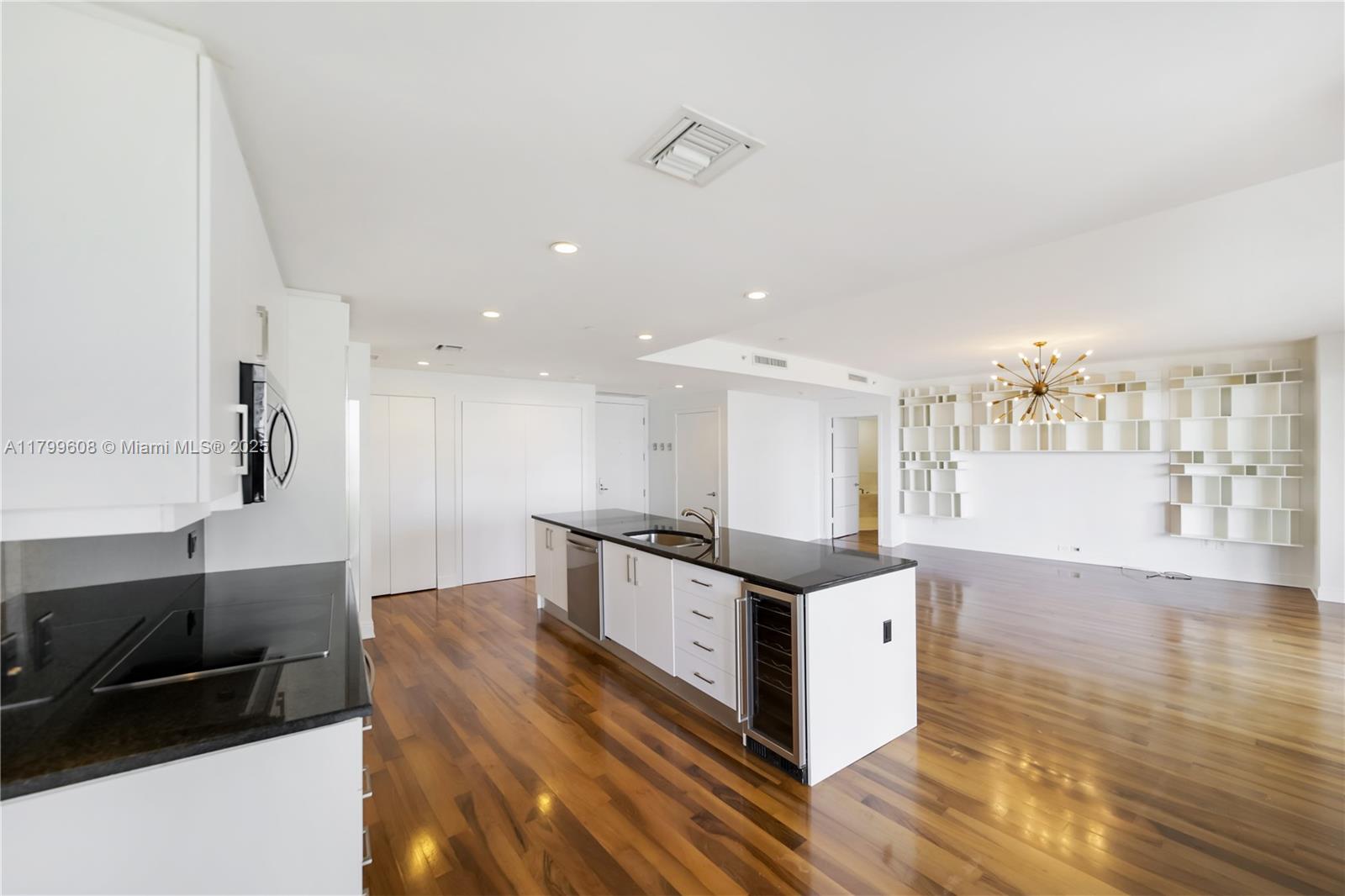 CARBONELL CONDO - Residential