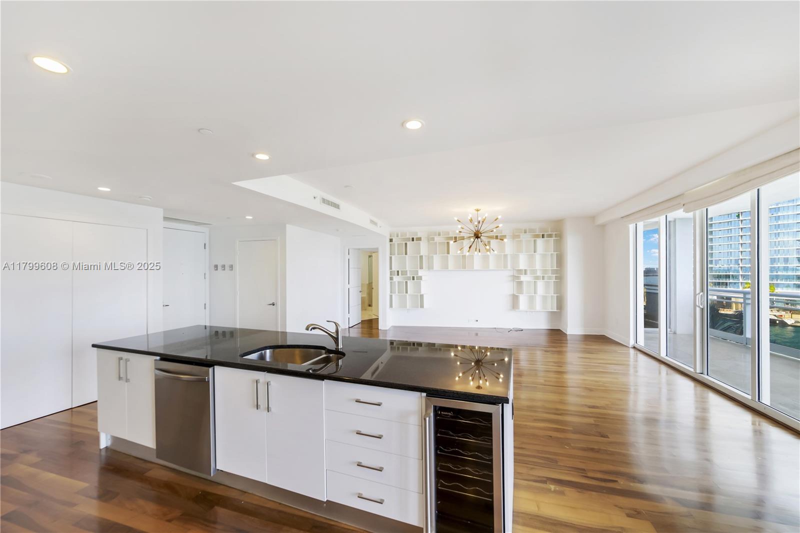 CARBONELL CONDO - Residential