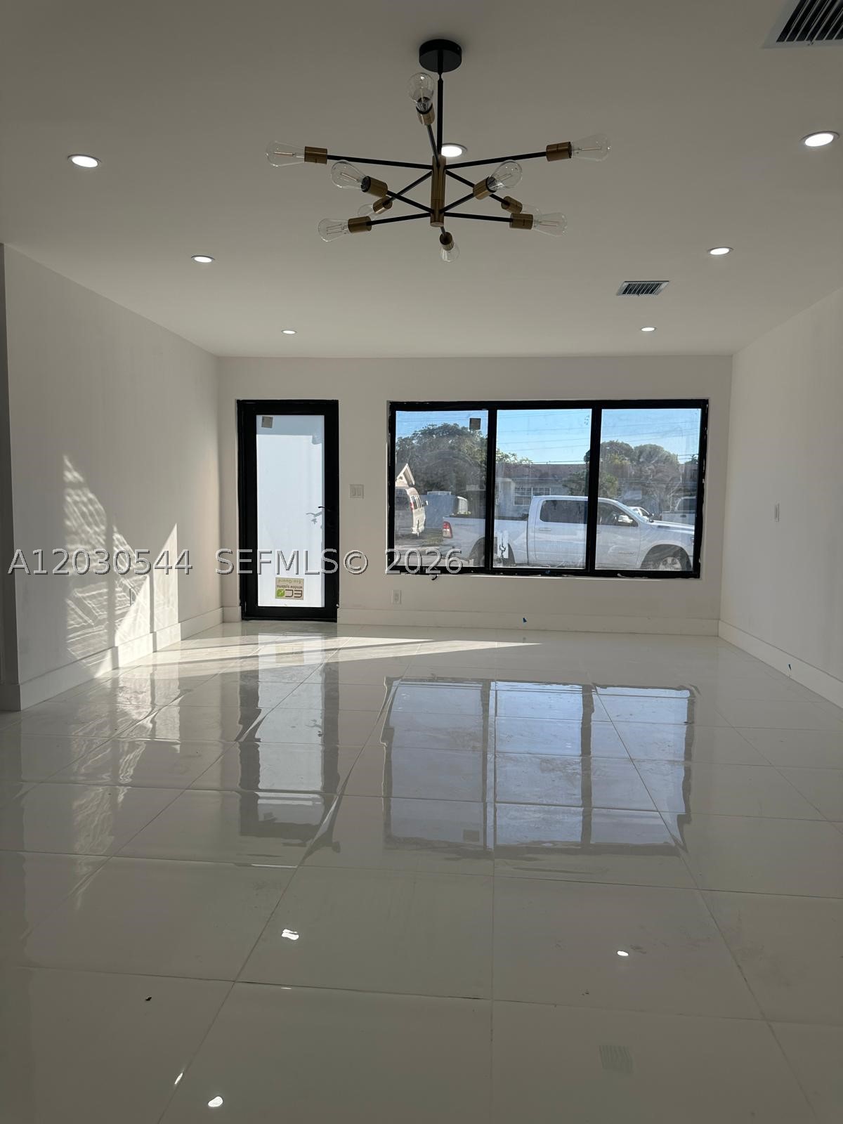 WINDWARD ESTATES SEC 1 - Residential Lease