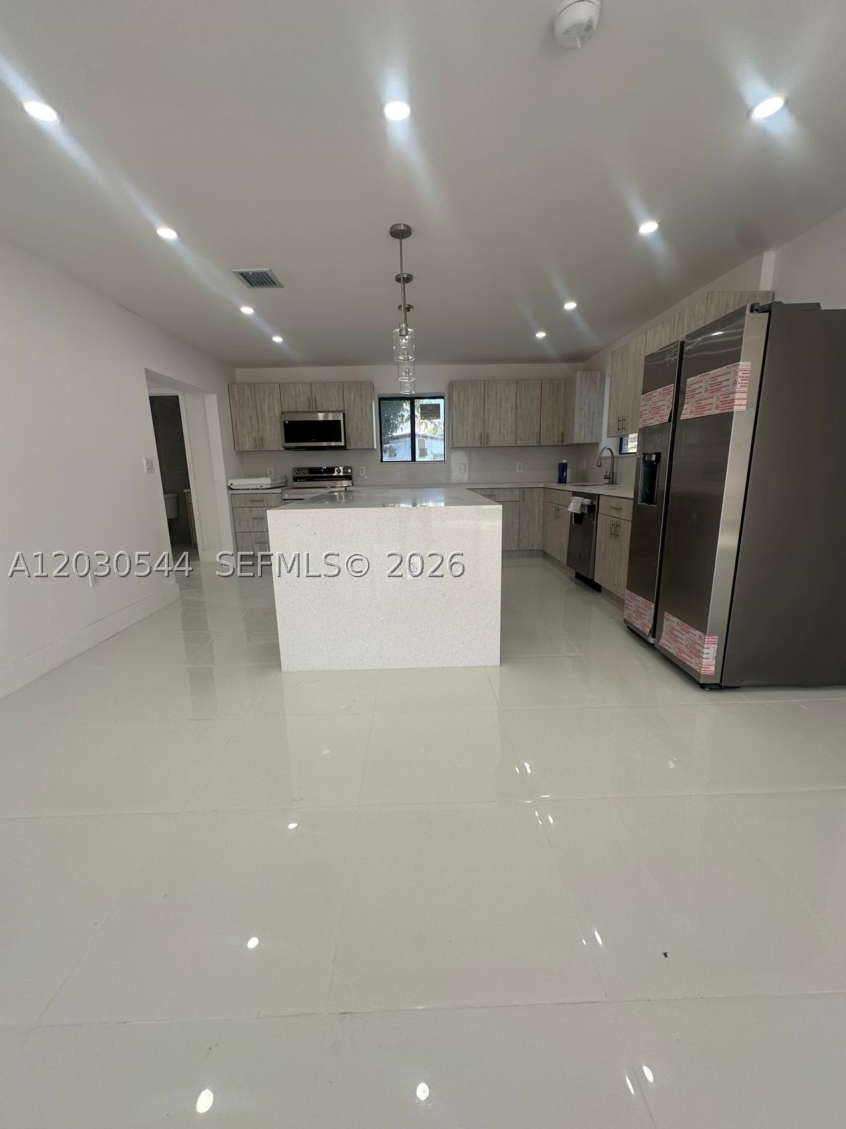 WINDWARD ESTATES SEC 1 - Residential Lease