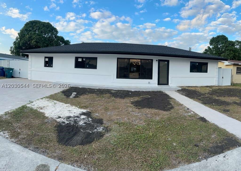 WINDWARD ESTATES SEC 1 - Residential Lease