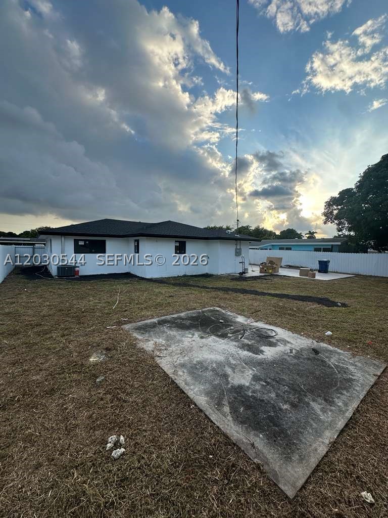 WINDWARD ESTATES SEC 1 - Residential Lease