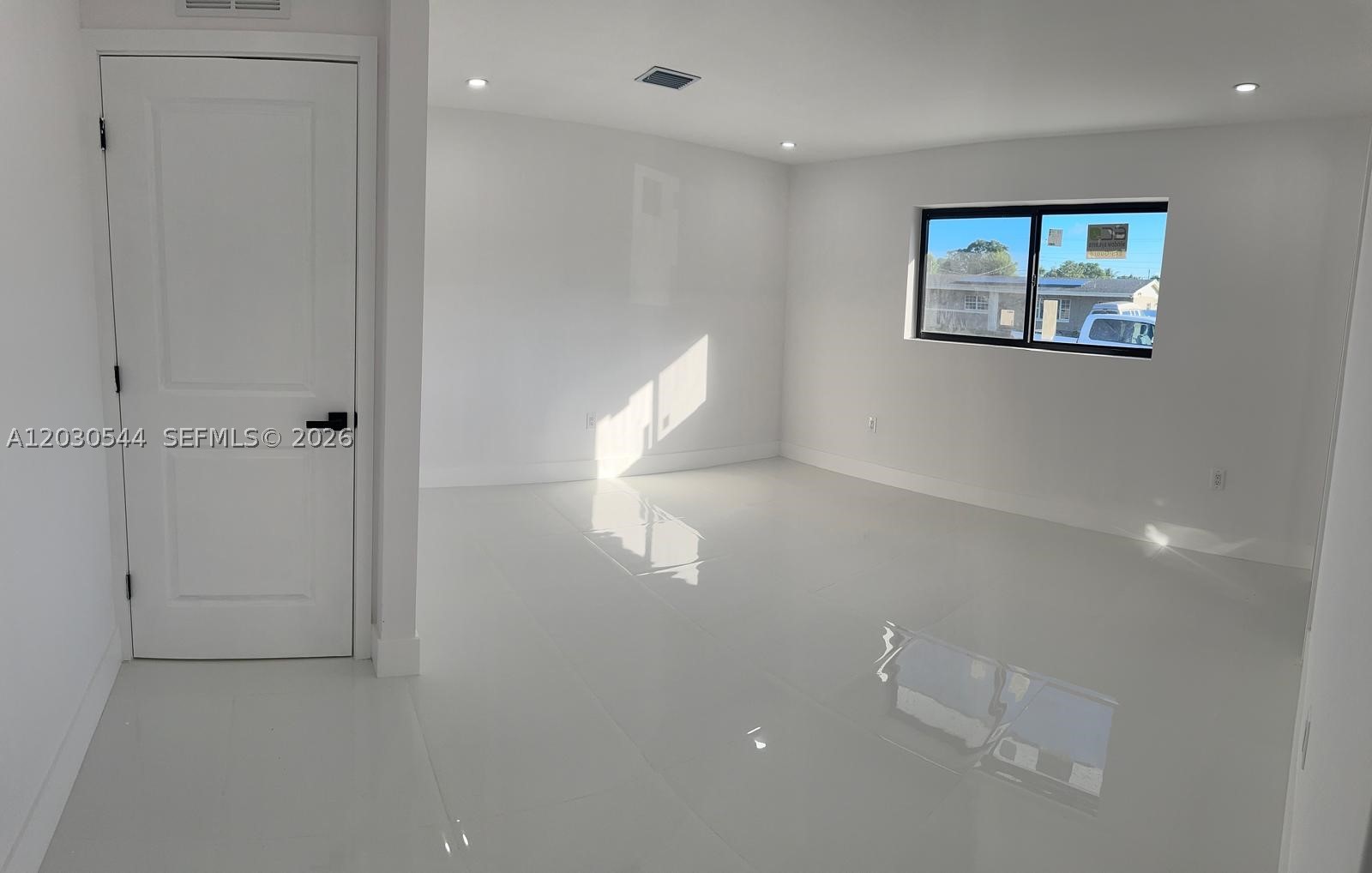 WINDWARD ESTATES SEC 1 - Residential Lease