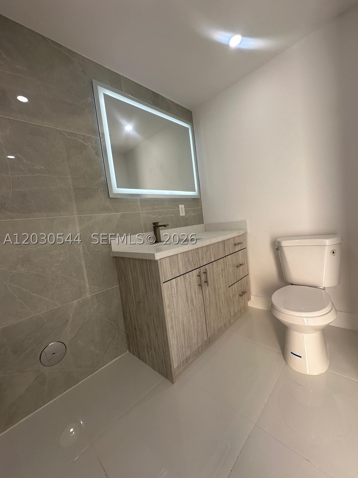 WINDWARD ESTATES SEC 1 - Residential Lease