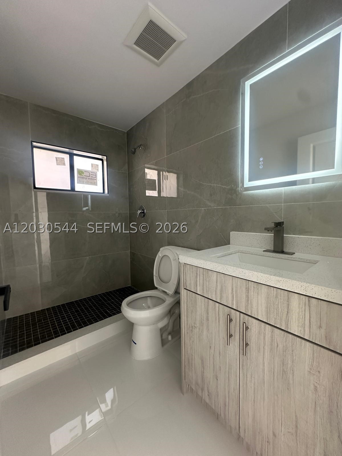 WINDWARD ESTATES SEC 1 - Residential Lease