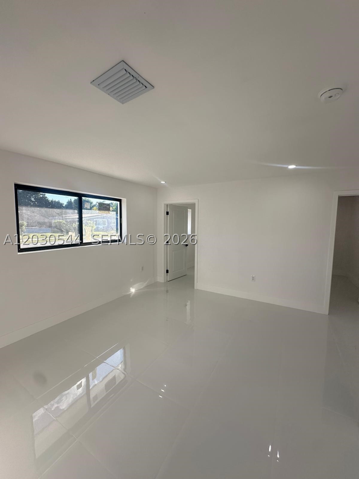 WINDWARD ESTATES SEC 1 - Residential Lease