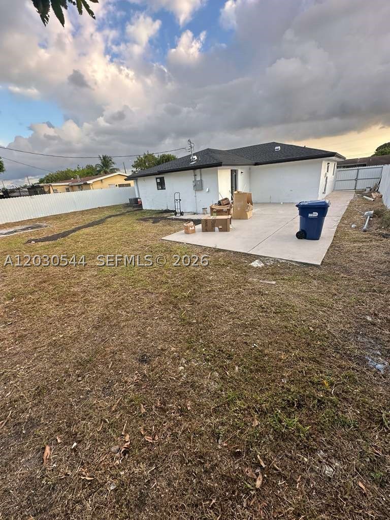 WINDWARD ESTATES SEC 1 - Residential Lease