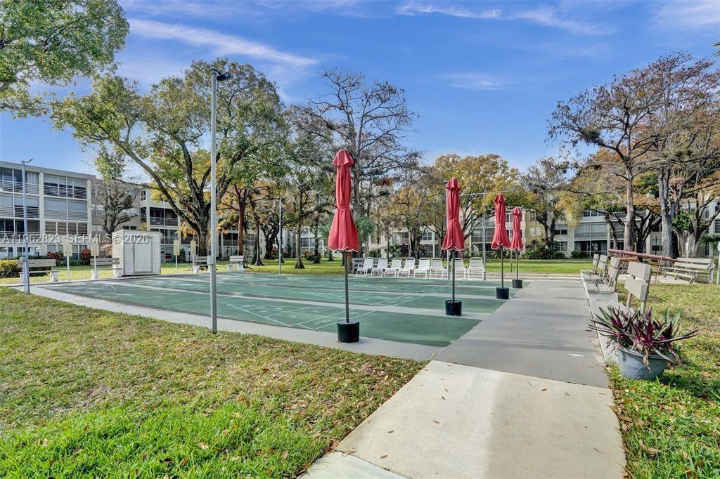 LAUDERDALE OAKS CONDO XI - Residential