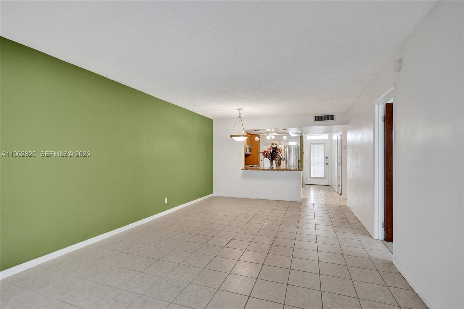 LAUDERDALE OAKS CONDO XI - Residential