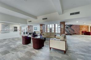 LAUDERDALE OAKS CONDO XI - Residential