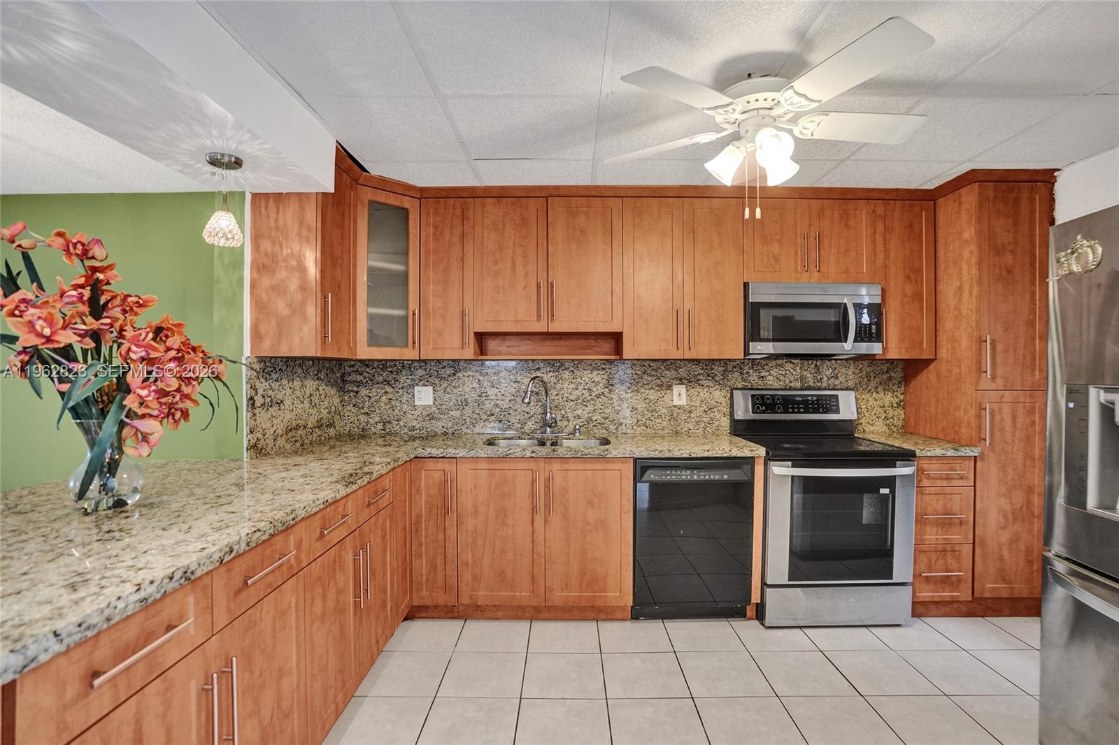 LAUDERDALE OAKS CONDO XI - Residential