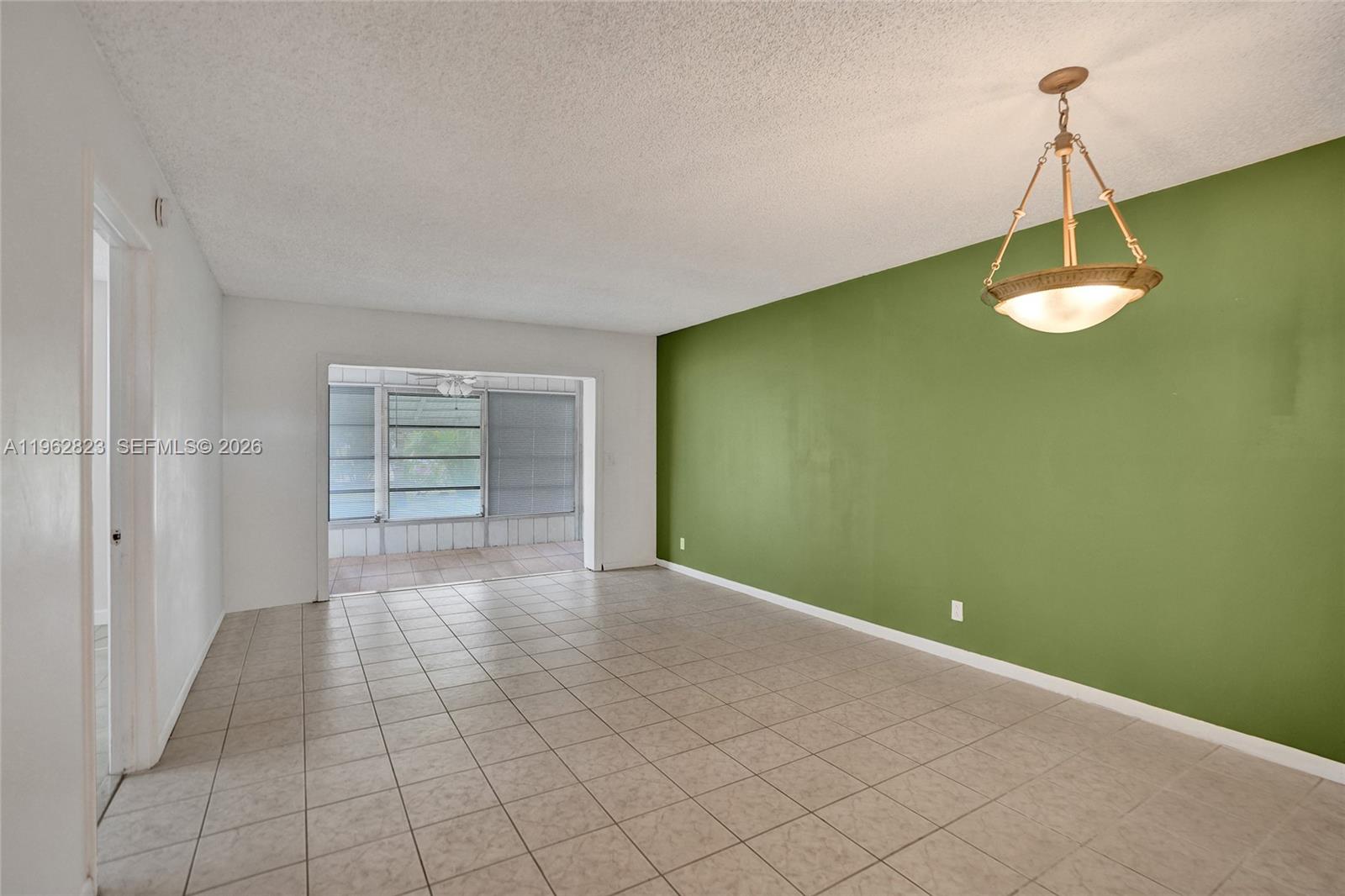 LAUDERDALE OAKS CONDO XI - Residential