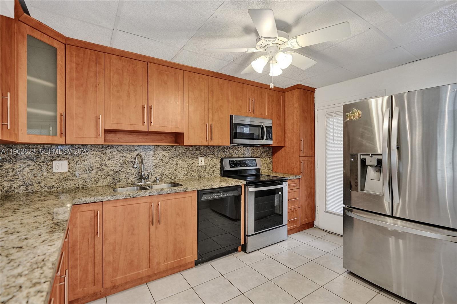 LAUDERDALE OAKS CONDO XI - Residential