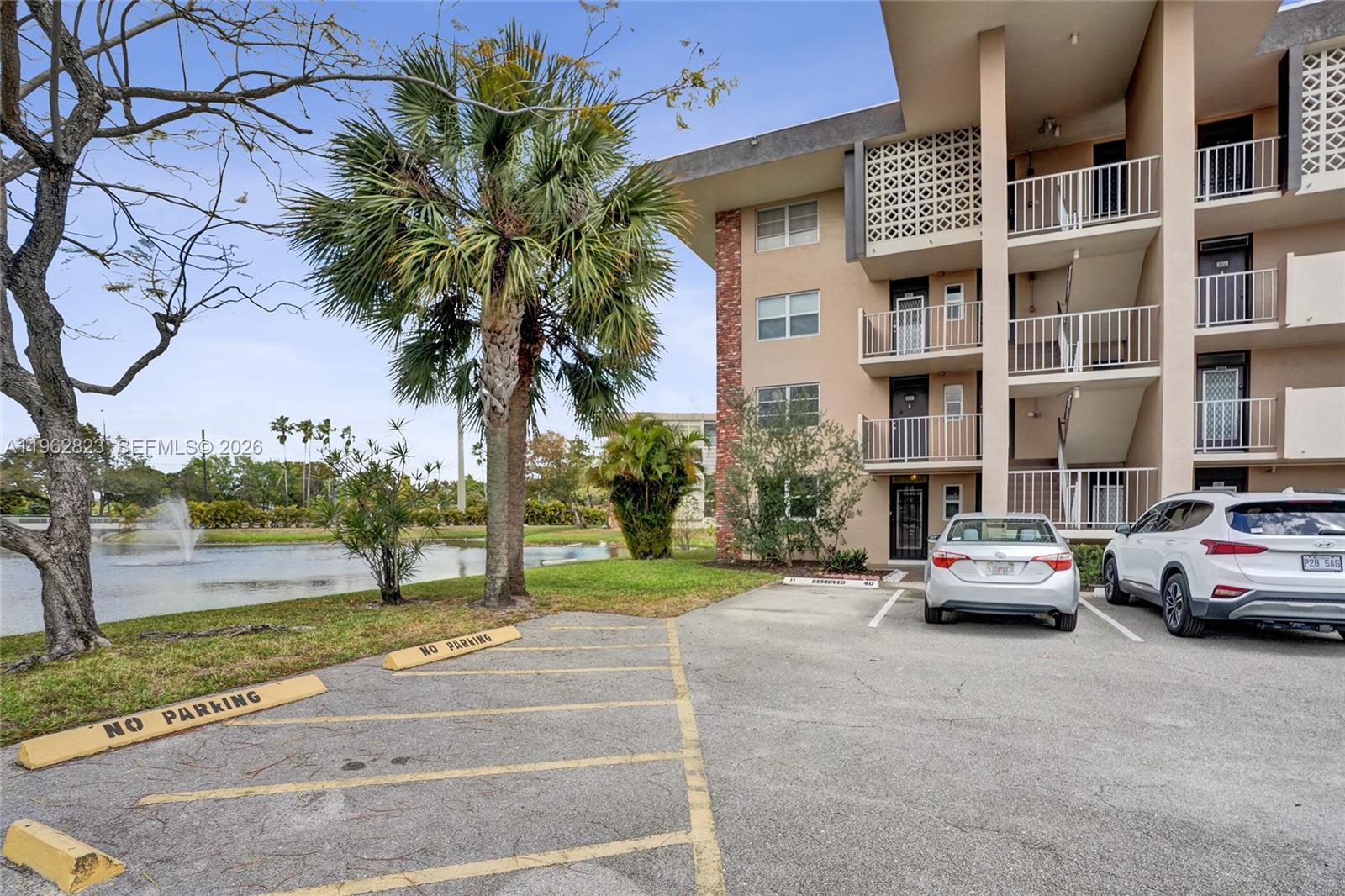 LAUDERDALE OAKS CONDO XI - Residential