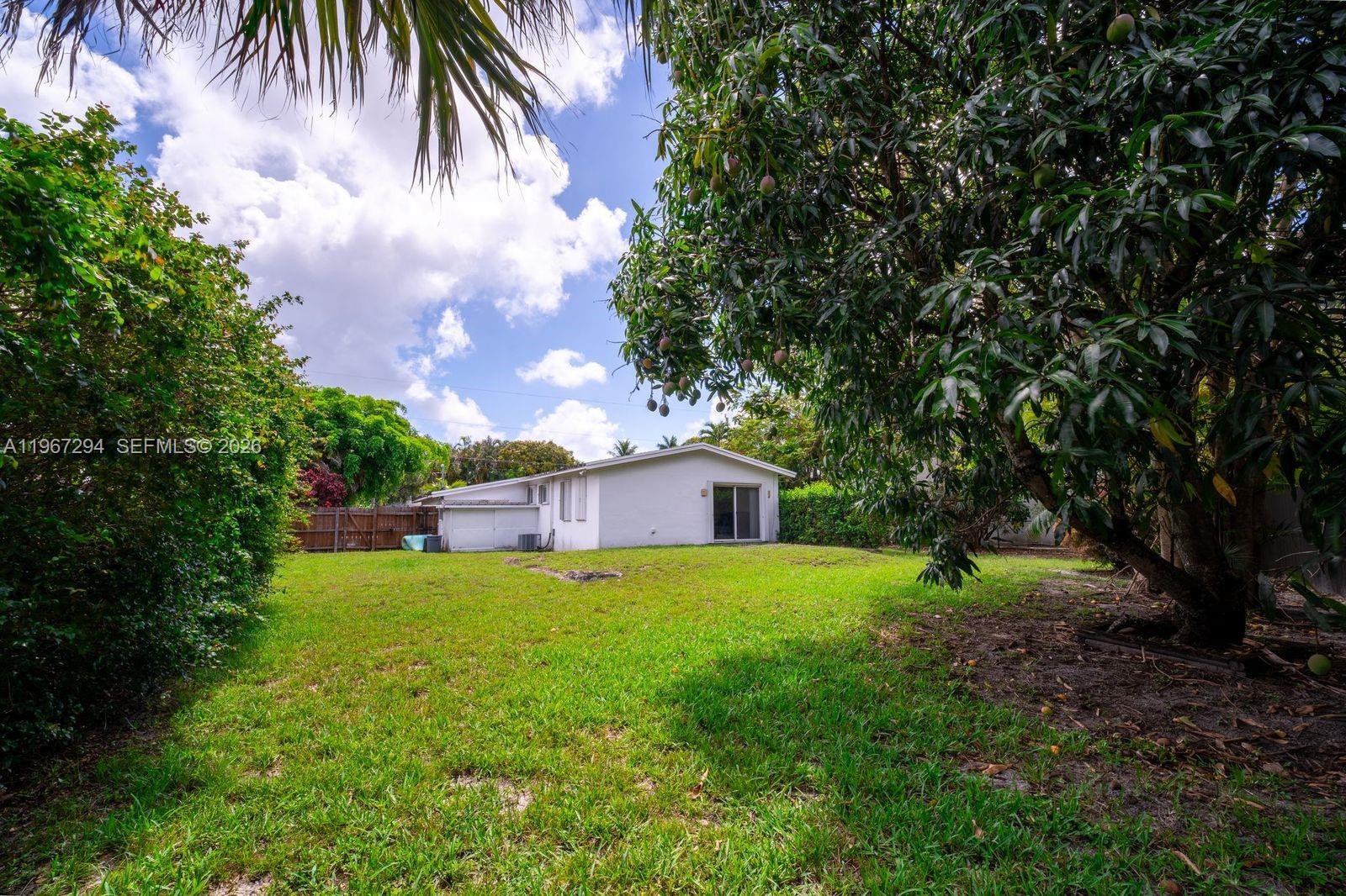 BISCAYNE PARK ESTATES - Residential