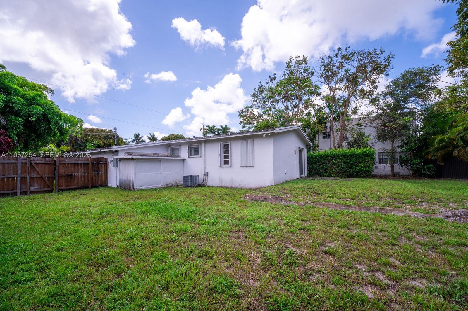 BISCAYNE PARK ESTATES - Residential