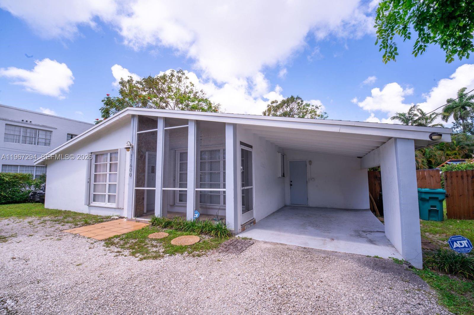 BISCAYNE PARK ESTATES - Residential