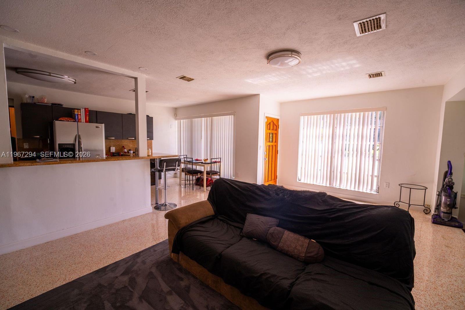 BISCAYNE PARK ESTATES - Residential