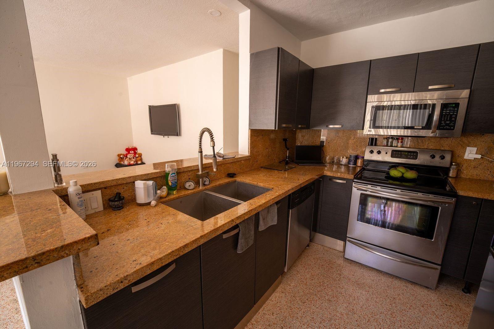 BISCAYNE PARK ESTATES - Residential