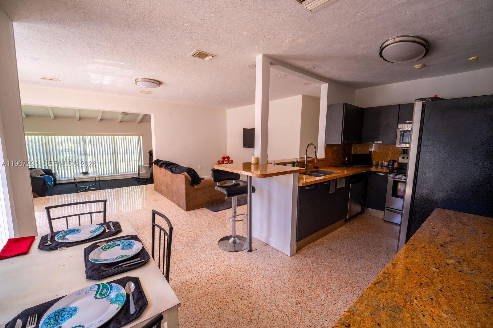 BISCAYNE PARK ESTATES - Residential