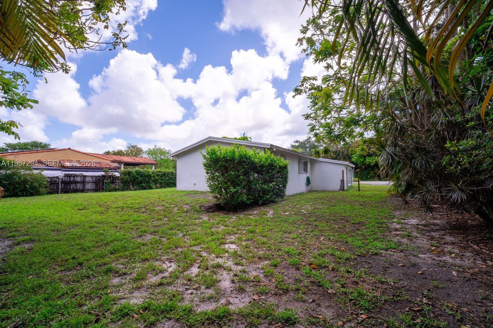 BISCAYNE PARK ESTATES - Residential