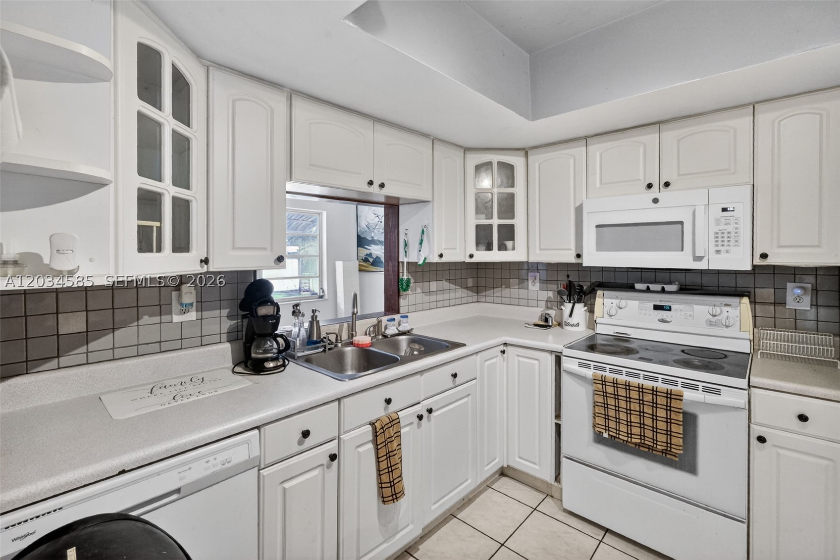 HOLLYWOOD HILLS AMEN PLAT - Residential